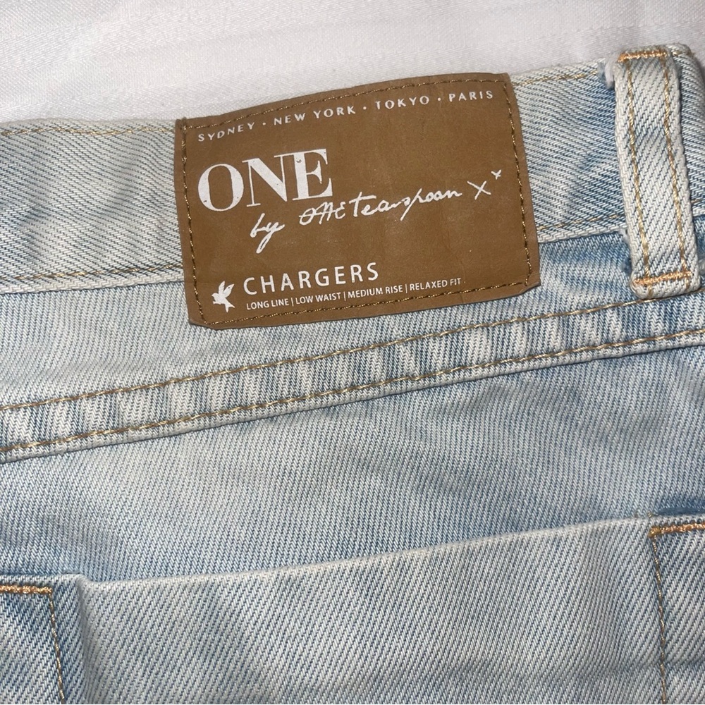 One Teaspoon Chargers Shorts 27 - Picture 4 of 7